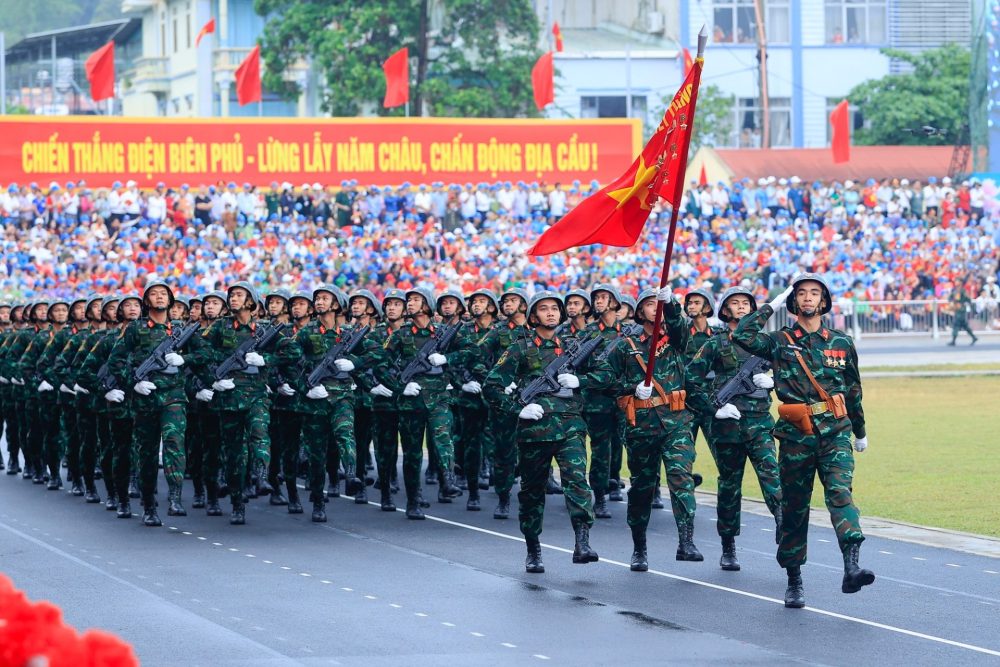 Những hình ảnh ấn tượng tại Lễ diễu binh, diễu hành kỷ niệm 70 năm Chiến thắng Điện Biên Phủ Những hình ảnh ấn tượng tại Lễ diễu binh, diễu hành kỷ niệm 70 năm Chiến thắng Điện Biên Phủ