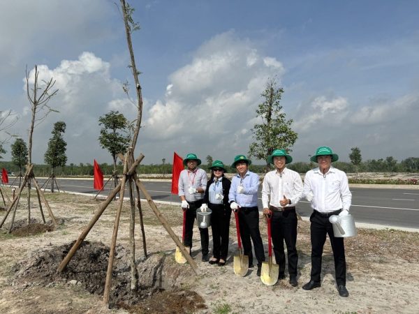 C.P. VIỆT NAM HƯỞNG ỨNG TẾT TRỒNG CÂY ĐỜI ĐỜI NHỚ ƠN BÁC HỒ TẠI TỈNH BÌNH PHƯỚC, ĐỒNG NAI VÀ BẾN TRE C.P. VIỆT NAM HƯỞNG ỨNG TẾT TRỒNG CÂY ĐỜI ĐỜI NHỚ ƠN BÁC HỒ TẠI TỈNH BÌNH PHƯỚC, ĐỒNG NAI VÀ BẾN TRE