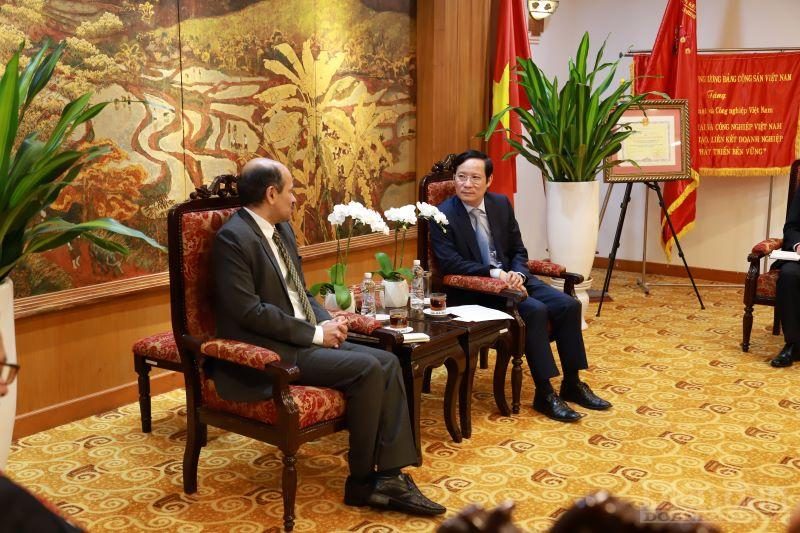 Ấn Độ đặt mục tiêu tăng 5 tỷ USD giao thương với Việt Nam Ấn Độ đặt mục tiêu tăng 5 tỷ USD giao thương với Việt Nam