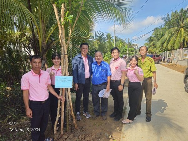 C.P. VIỆT NAM HƯỞNG ỨNG TẾT TRỒNG CÂY ĐỜI ĐỜI NHỚ ƠN BÁC HỒ TẠI TỈNH BÌNH PHƯỚC, ĐỒNG NAI VÀ BẾN TRE C.P. VIỆT NAM HƯỞNG ỨNG TẾT TRỒNG CÂY ĐỜI ĐỜI NHỚ ƠN BÁC HỒ TẠI TỈNH BÌNH PHƯỚC, ĐỒNG NAI VÀ BẾN TRE