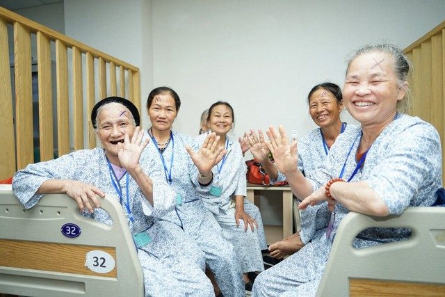 Bệnh viện Mắt Quốc tế DND - Hành trình 14 năm vì mắt sáng cho người cao tuổi Bệnh viện Mắt Quốc tế DND - Hành trình 14 năm vì mắt sáng cho người cao tuổi