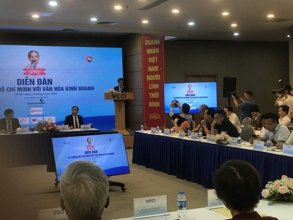 “Tư tưởng Hồ Chí Minh với văn hóa kinh doanh”