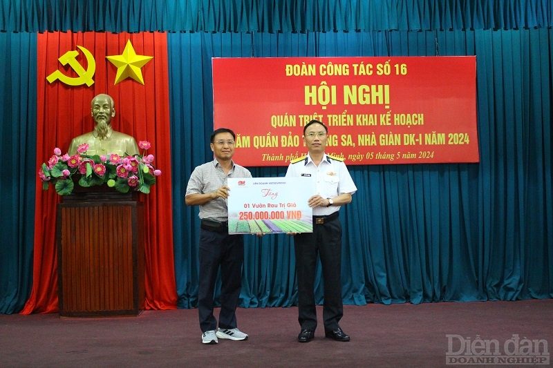 Trồng rau trên sóng