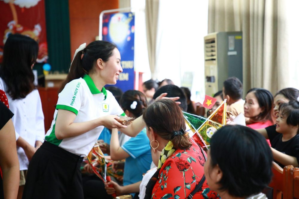 Một bông hoa tài năng và một tấm lòng nghề giáo Một bông hoa tài năng và một tấm lòng nghề giáo