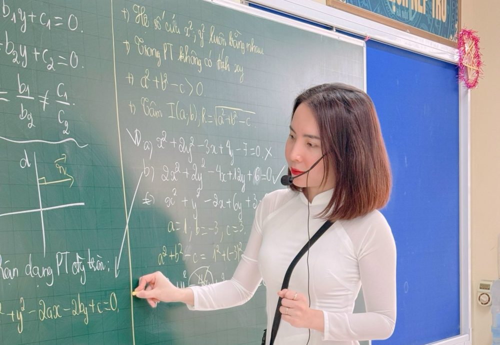 Một bông hoa tài năng và một tấm lòng nghề giáo Một bông hoa tài năng và một tấm lòng nghề giáo