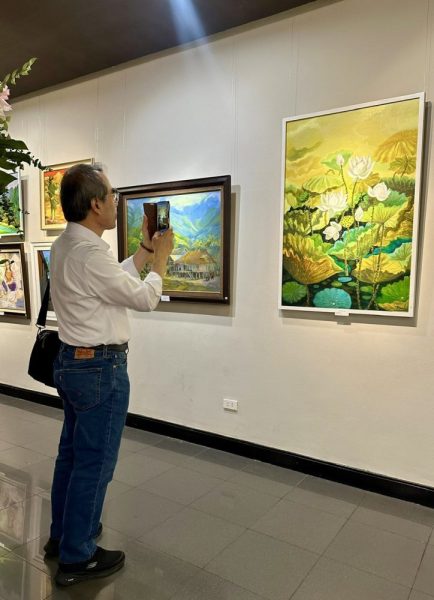 Triển lãm Cuộc sống quanh ta 2024: Tôn vinh nét đẹp đời thường Triển lãm Cuộc sống quanh ta 2024: Tôn vinh nét đẹp đời thường