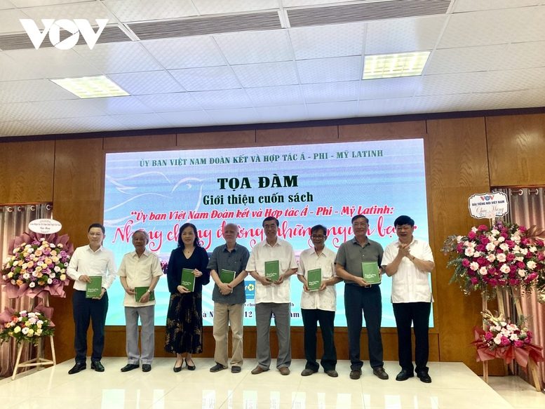 Ra mắt cuốn sách về tình đoàn kết quốc tế của Việt Nam và các nước Á, Phi, Mỹ Latin Ra mắt cuốn sách về tình đoàn kết quốc tế của Việt Nam và các nước Á, Phi, Mỹ Latin