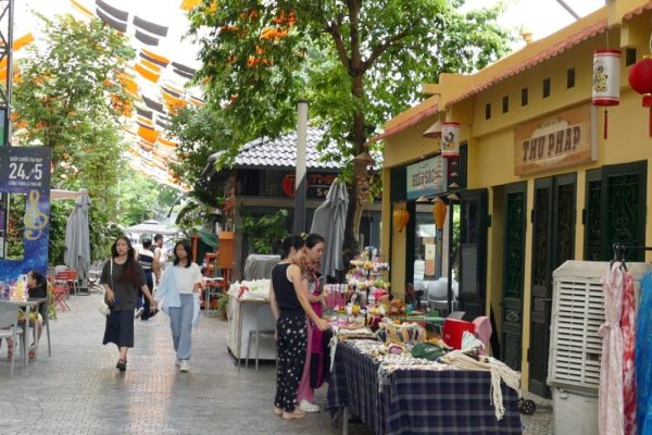 Phố Sách Hà Nội: Món quà tri thức trong lòng Thủ Đô