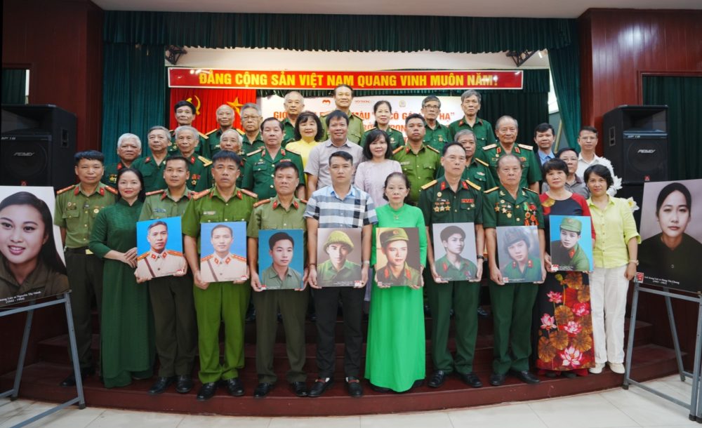 Giới thiệu di ảnh 10 nữ Anh hùng Liệt sĩ Dân quân Lam Hạ Giới thiệu di ảnh 10 nữ Anh hùng Liệt sĩ Dân quân Lam Hạ