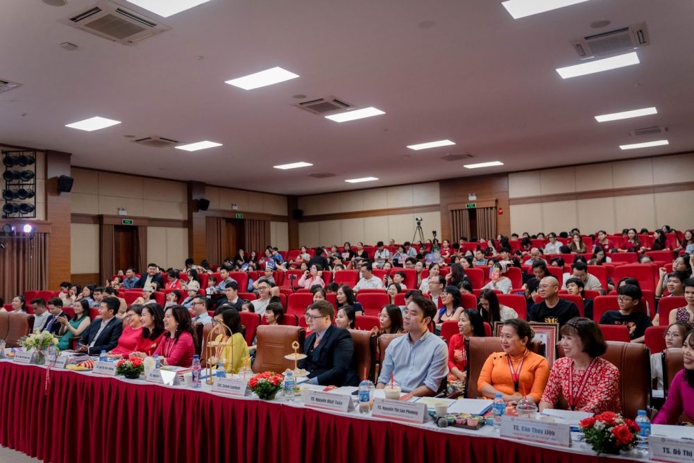 EOV 2024 - Hành trình truyền cảm hứng về sức trẻ Việt Nam trong thời đại kỷ nguyên số EOV 2024 - Hành trình truyền cảm hứng về sức trẻ Việt Nam trong thời đại kỷ nguyên số