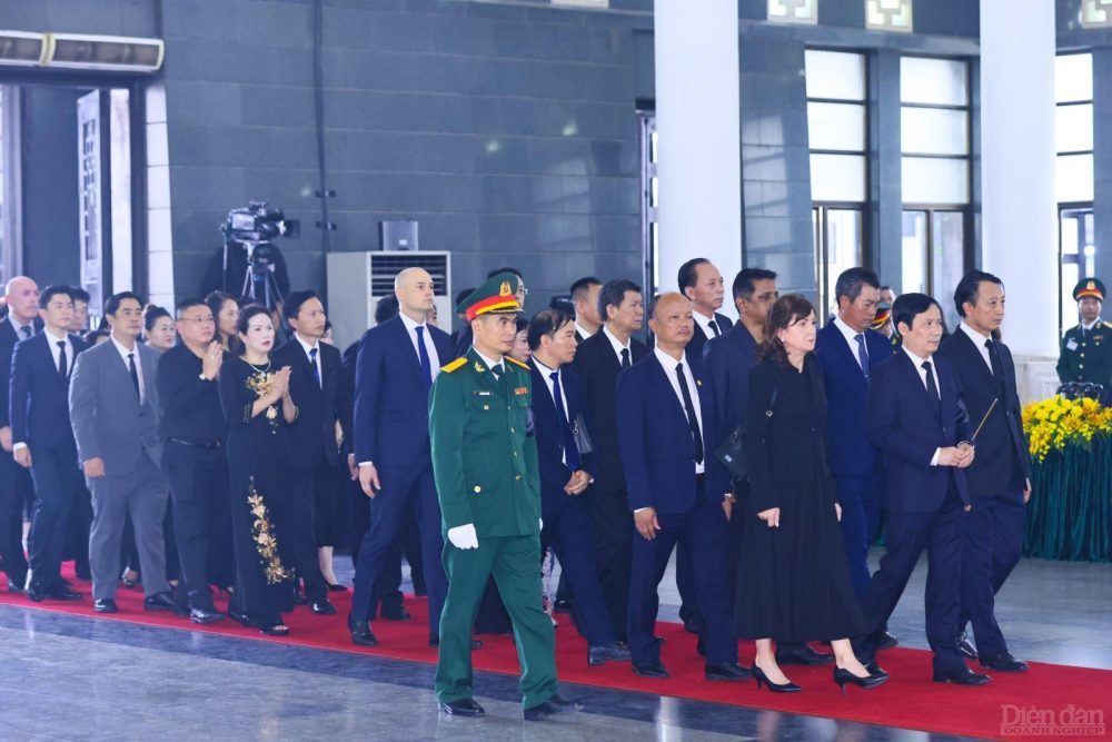 VCCI và các Hiệp hội Doanh nghiệp Việt Nam, quốc tế viếng Tổng Bí thư Nguyễn Phú Trọng VCCI và các Hiệp hội Doanh nghiệp Việt Nam, quốc tế viếng Tổng Bí thư Nguyễn Phú Trọng