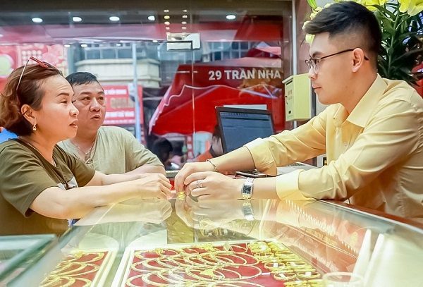 Đề xuất đánh thuế vàng để ngăn đầu cơ, cách nào? Đề xuất đánh thuế vàng để ngăn đầu cơ, cách nào?