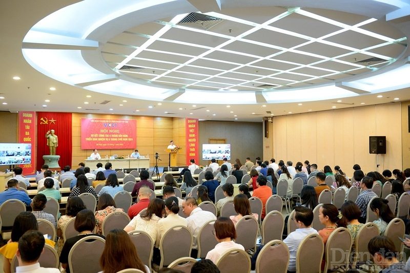 VCCI tiếp tục đổi mới, đồng hành cùng doanh nghiệp vượt khó VCCI tiếp tục đổi mới, đồng hành cùng doanh nghiệp vượt khó