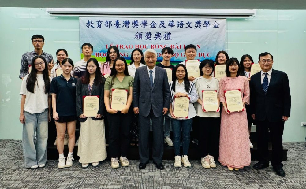 Trao 51 suất học bổng Đài Loan và học bổng tiếng Hoa cho các ứng viên Việt Nam Trao 51 suất học bổng Đài Loan và học bổng tiếng Hoa cho các ứng viên Việt Nam