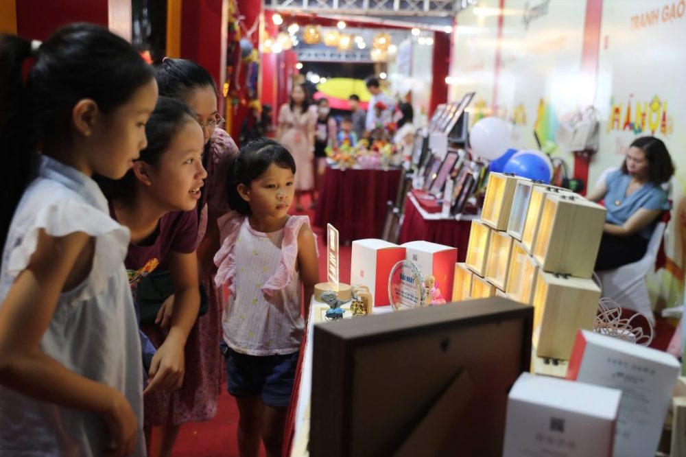 Khai mạc Lễ hội Quà tặng Du lịch Hà Nội năm 2024 Khai mạc Lễ hội Quà tặng Du lịch Hà Nội năm 2024