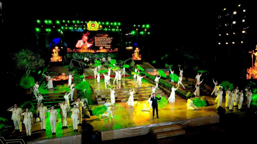 Giao lưu nghệ thuật “Giữ trọn lời thề - Nối những dòng sông” Giao lưu nghệ thuật “Giữ trọn lời thề - Nối những dòng sông”