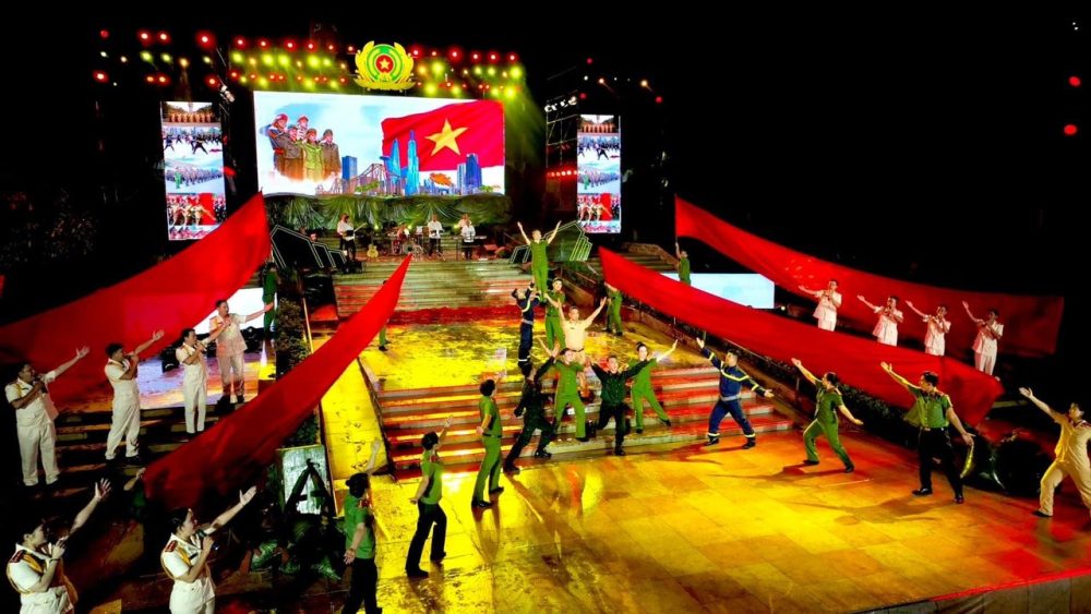 Giao lưu nghệ thuật “Giữ trọn lời thề - Nối những dòng sông” Giao lưu nghệ thuật “Giữ trọn lời thề - Nối những dòng sông”