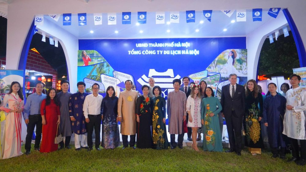 Lễ hội áo dài du lịch Hà Nội 2024 mở ra định hướng mới cho phát triển văn hóa, du lịch Thủ đô Lễ hội áo dài du lịch Hà Nội 2024 mở ra định hướng mới cho phát triển văn hóa, du lịch Thủ đô