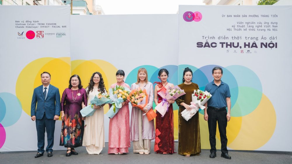 Trình diễn Áo dài Sắc thu Hà Nội: giữ gìn, phát huy giá trị di sản áo dài trong cộng đồng Trình diễn Áo dài Sắc thu Hà Nội: giữ gìn, phát huy giá trị di sản áo dài trong cộng đồng