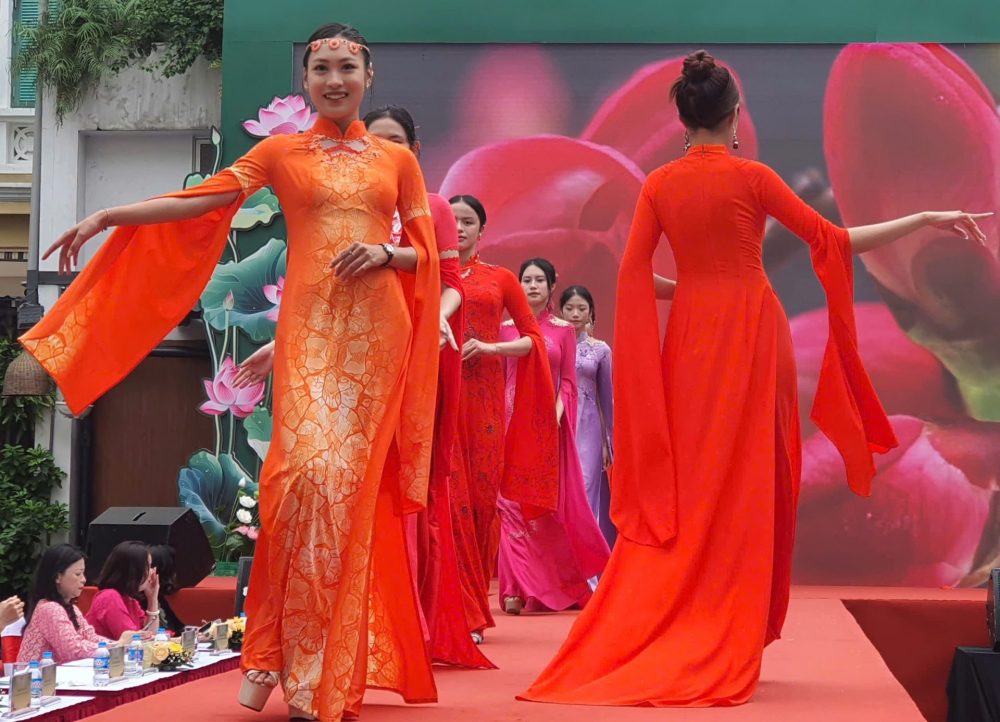 Phụ nữ Thủ đô phát động Tháng áo dài Hà Nội 2024 Phụ nữ Thủ đô phát động Tháng áo dài Hà Nội 2024