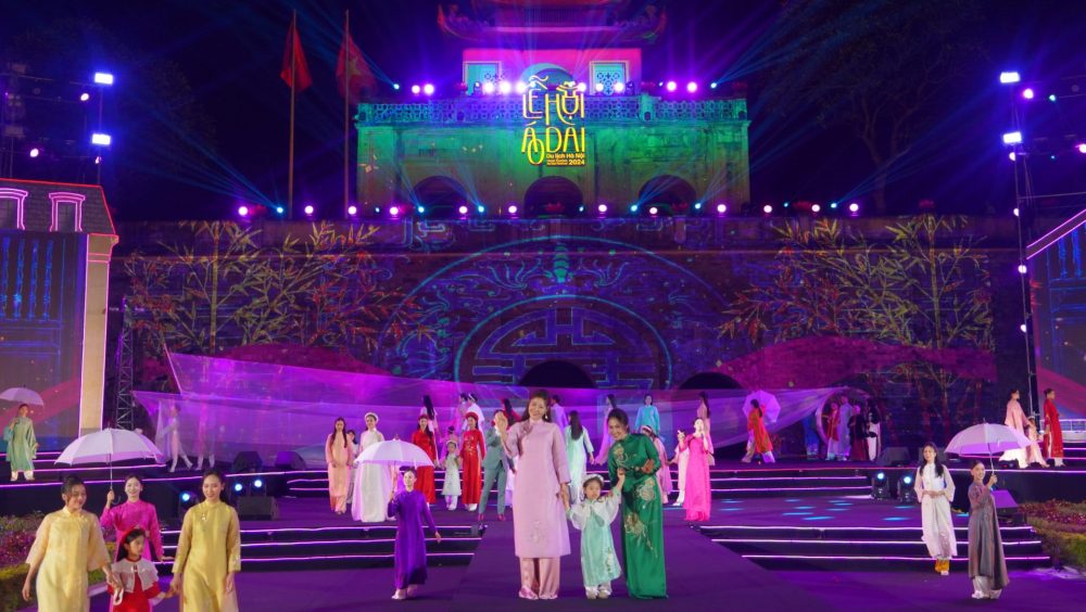 Lễ hội áo dài du lịch Hà Nội 2024 mở ra định hướng mới cho phát triển văn hóa, du lịch Thủ đô Lễ hội áo dài du lịch Hà Nội 2024 mở ra định hướng mới cho phát triển văn hóa, du lịch Thủ đô