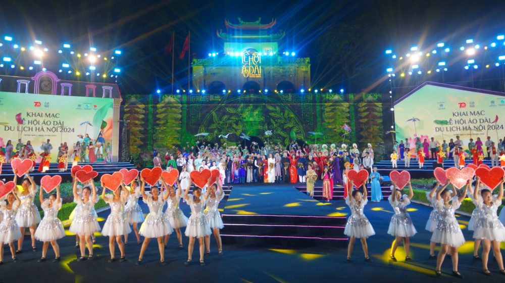Lễ hội áo dài du lịch Hà Nội 2024 mở ra định hướng mới cho phát triển văn hóa, du lịch Thủ đô Lễ hội áo dài du lịch Hà Nội 2024 mở ra định hướng mới cho phát triển văn hóa, du lịch Thủ đô