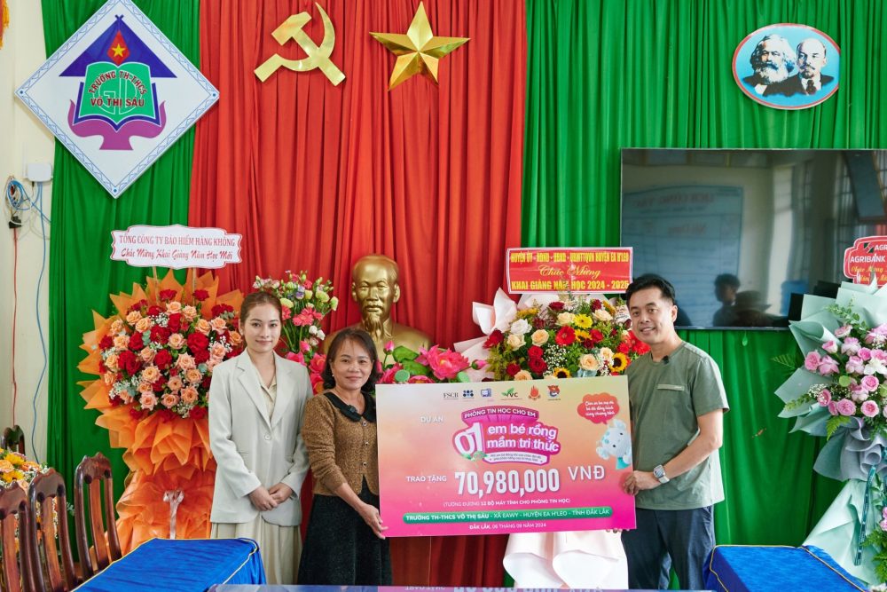 Ca sĩ Shontelle đồng hành cùng trẻ em Việt Nam với dự án “Ươm mầm tri thức” Ca sĩ Shontelle đồng hành cùng trẻ em Việt Nam với dự án “Ươm mầm tri thức”