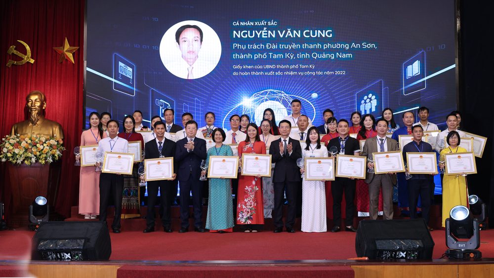 Bộ Thông tin và Truyền thông biểu dương điển hình tiên tiến trong hoạt động thông tin cơ sở năm 2024