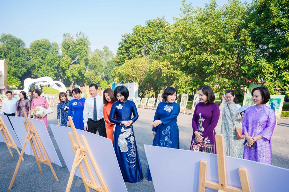 Carnaval Áo dài “Phụ nữ Thủ đô hội nhập và phát triển” Carnaval Áo dài “Phụ nữ Thủ đô hội nhập và phát triển”