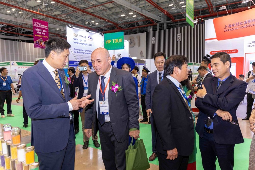 Hơn 500 Doanh nghiệp trong nước và quốc tế tham dự triển lãm Công nghiệp hóa chất Việt Nam lần thứ 20 - VINACHEM EXPO 2024