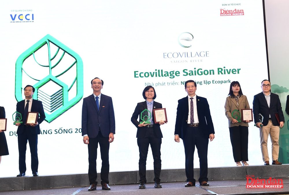 Trao chứng nhận và kỷ niệm chương cho các DỰ ÁN ĐÁNG SỐNG năm 2024