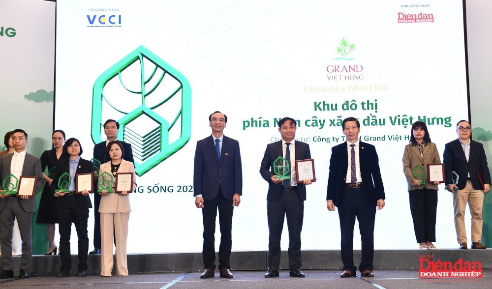 Trao chứng nhận và kỷ niệm chương cho các DỰ ÁN ĐÁNG SỐNG năm 2024