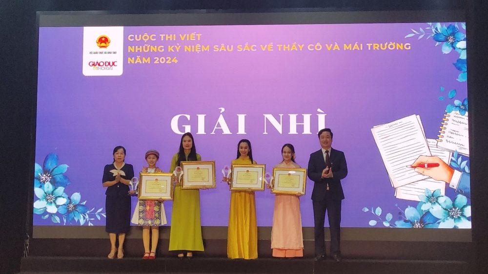 Trao giải cuộc thi viết “Những kỷ niệm sâu sắc về thầy cô và mái trường” năm 2024