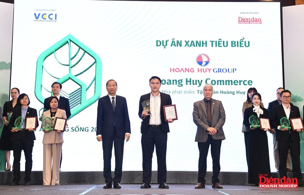 Trao chứng nhận và kỷ niệm chương cho các DỰ ÁN ĐÁNG SỐNG năm 2024