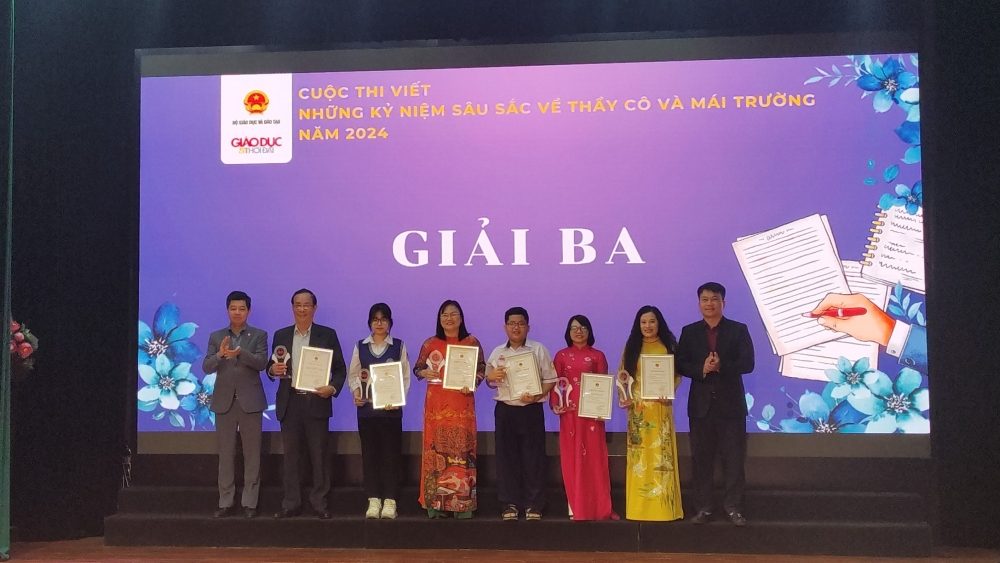 Trao giải cuộc thi viết “Những kỷ niệm sâu sắc về thầy cô và mái trường” năm 2024