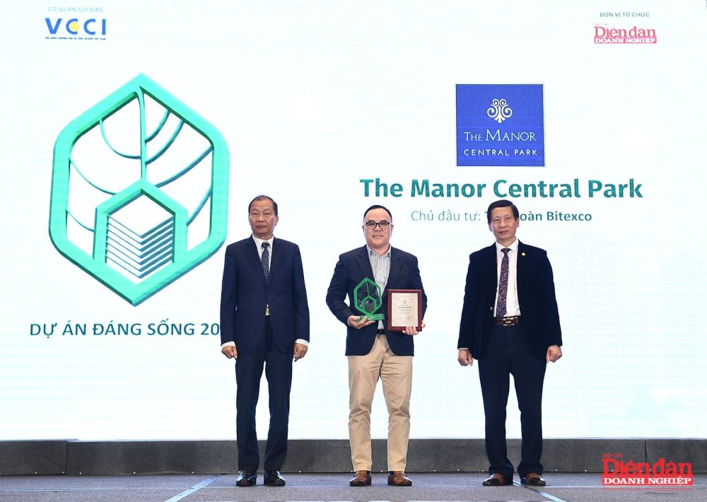 Trao chứng nhận và kỷ niệm chương cho các DỰ ÁN ĐÁNG SỐNG năm 2024