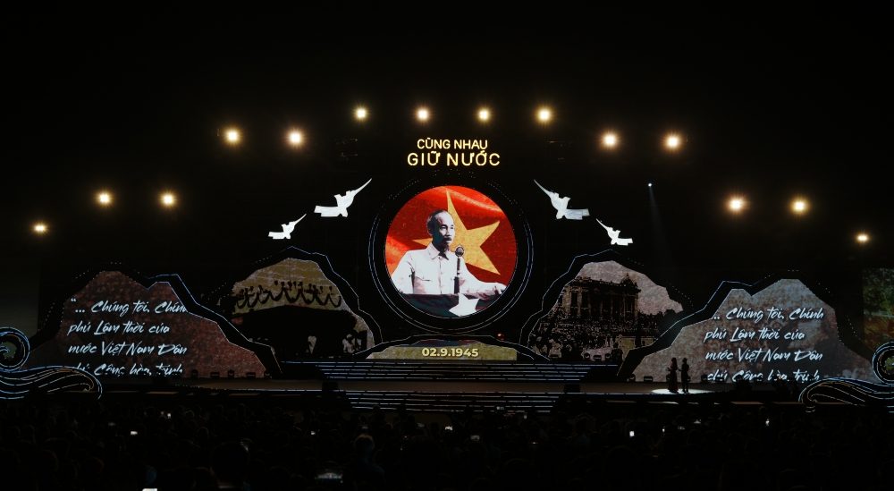 Khai mạc Chương trình nghệ thuật chính luận “Cùng nhau giữ nước”