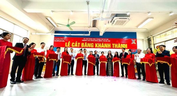 Lễ kỷ niệm 15 năm thành lập Trường Cao đẳng Công nghệ cao Hà Nội đón nhận Huân chương Lao động hạng Nhì