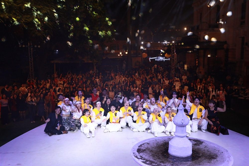 Phiêu Du show khẳng định hình ảnh với chuỗi liveshow giàu cảm xúc Phiêu Du show khẳng định hình ảnh với chuỗi liveshow giàu cảm xúc