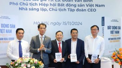 Ra mắt sách “Bất động sản Việt Nam với người nước ngoài - Vietnam Real Estate For Foreigners” Ra mắt sách “Bất động sản Việt Nam với người nước ngoài - Vietnam Real Estate For Foreigners”