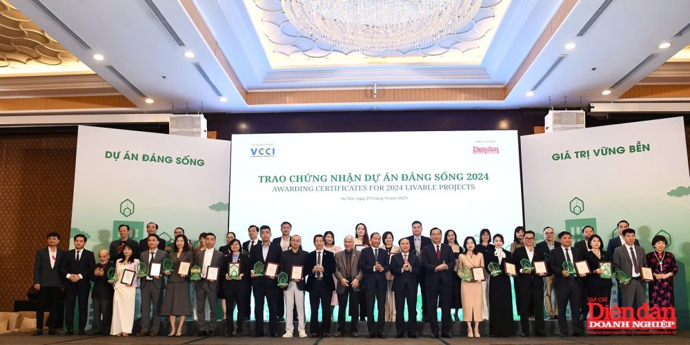 Trao chứng nhận và kỷ niệm chương cho các DỰ ÁN ĐÁNG SỐNG năm 2024