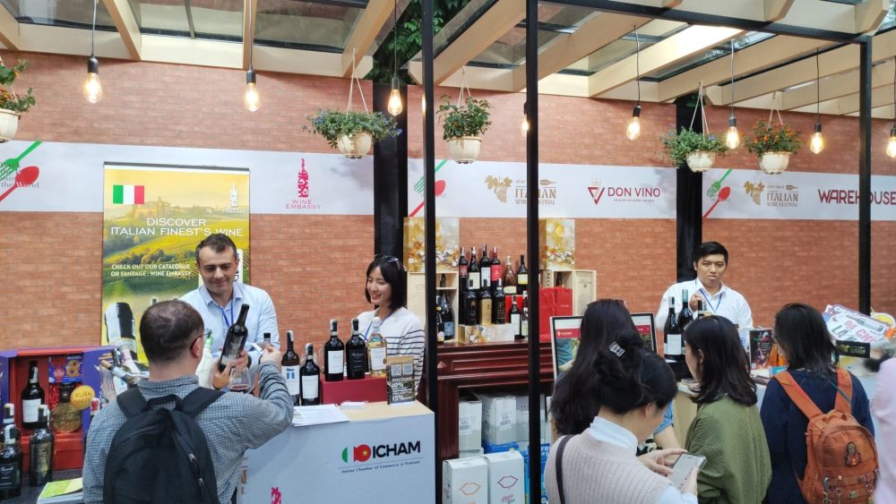 Lễ hội Vang Ý 2024: khám phá sự kết hợp hoàn hảo giữa ẩm thực Ý và rượu vang Lễ hội Vang Ý 2024: khám phá sự kết hợp hoàn hảo giữa ẩm thực Ý và rượu vang