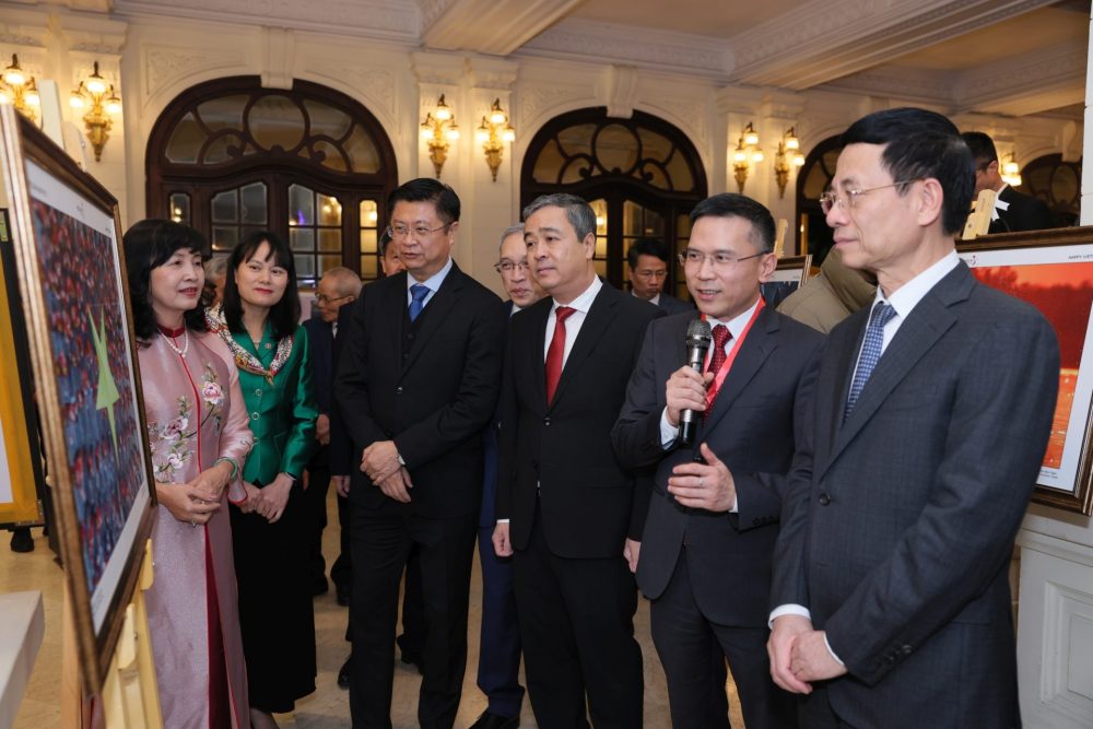 Khai mạc triển lãm và công bố giải thưởng Cuộc thi “Việt Nam hạnh phúc năm 2024” Khai mạc triển lãm và công bố giải thưởng Cuộc thi “Việt Nam hạnh phúc năm 2024”