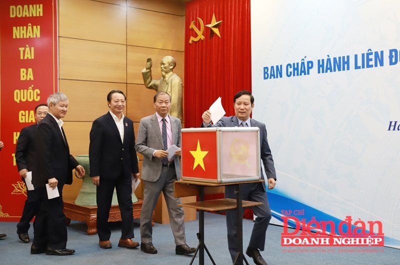 Ban Chấp hành VCCI thống nhất phương hướng, nhiệm vụ năm 2025 Ban Chấp hành VCCI thống nhất phương hướng, nhiệm vụ năm 2025