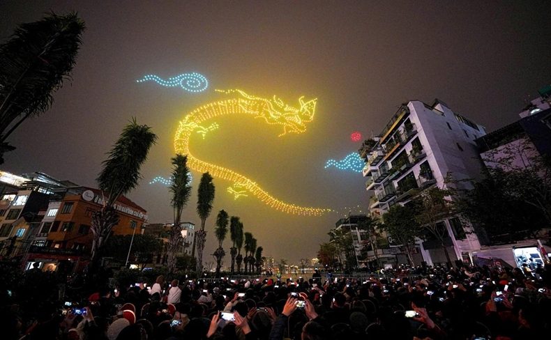 Hà Nội bừng sáng đêm giao thừa với chương trình nghệ thuật “Rực rỡ Thăng Long 2025” Hà Nội bừng sáng đêm giao thừa với chương trình nghệ thuật “Rực rỡ Thăng Long 2025”