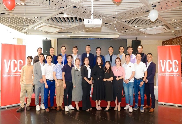 Xây dựng tư duy lãnh đạo và đội ngũ vững mạnh Xây dựng tư duy lãnh đạo và đội ngũ vững mạnh