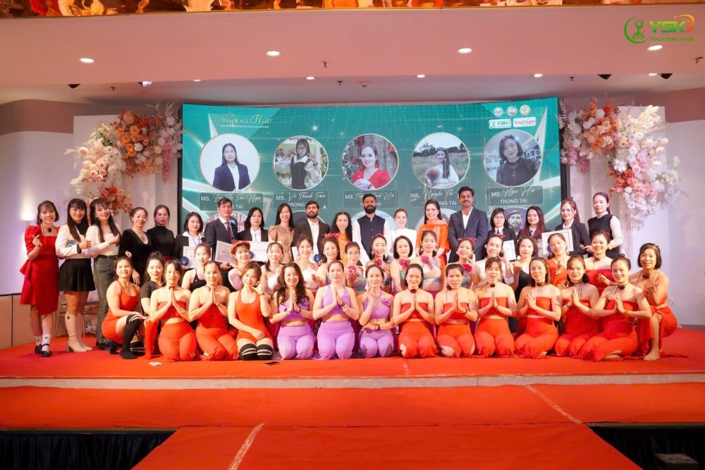 Lê Như Quỳnh Anh đăng quang ngôi vị Nữ hoàng Yoga Sống khỏe 2025