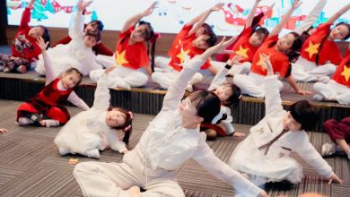 Người truyền cảm hứng mạnh mẽ về tình yêu yoga cho thế hệ tương lai