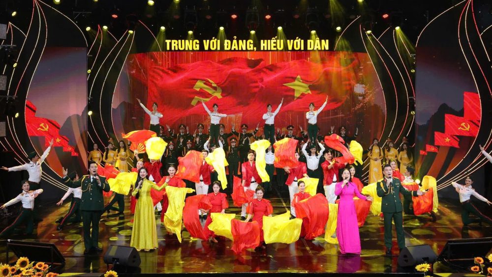 Chương trình nghệ thuật chính luận “TRUNG VỚI ĐẢNG, HIẾU VỚI DÂN” Chương trình nghệ thuật chính luận “TRUNG VỚI ĐẢNG, HIẾU VỚI DÂN”