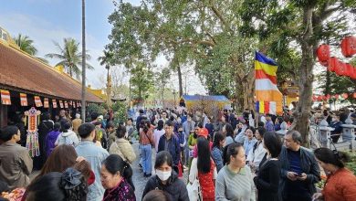 Cán bộ, công chức, viên chức và người lao động không được đi lễ hội trong giờ hành chính Cán bộ, công chức, viên chức và người lao động không được đi lễ hội trong giờ hành chính